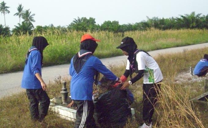KHIDMAT MASYARAKAT : TANAH PERKUBURAN KG. TELUK EMPANG
