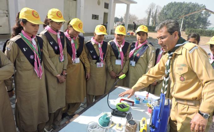 Scouts go Solar Road Show for Rose Girl Scouts Group