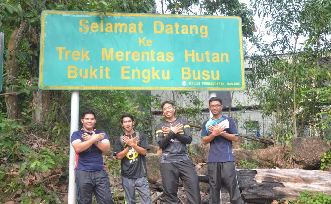 'GO GREEN' ADVENTURE HIKING 