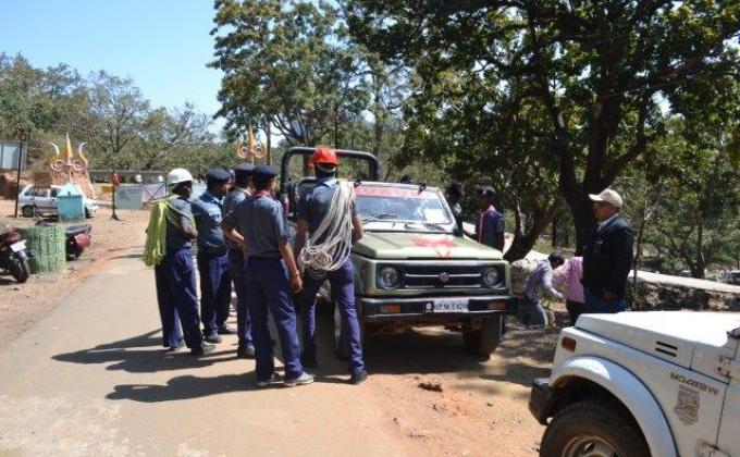 THE BHARAT SCOUTS & GUIDES, INDIA RESQUE TEAM RENDERD SERVICE AT PACHMARHI DURING MAHASHIVA RATREE MELA 2015.