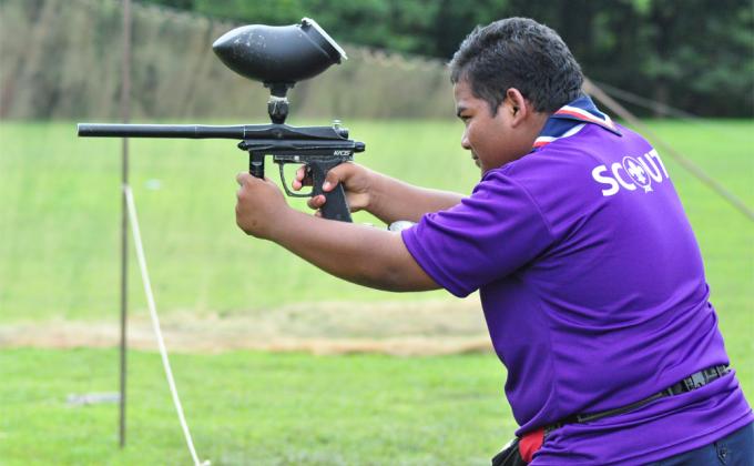 Paintball dengan sasaran bersembunyi.