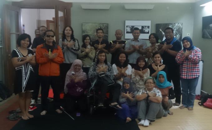 Practicing English and Writing Skill in PRALIC (Prabuhi Literacy Club) 