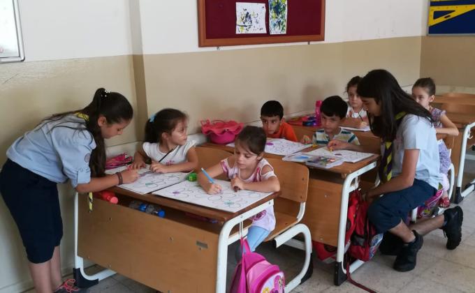 Volunteer service at "schools have life" project