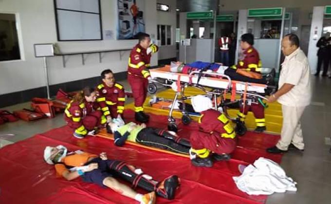 Kursus kebakaran lapangan terbang pengakap udara