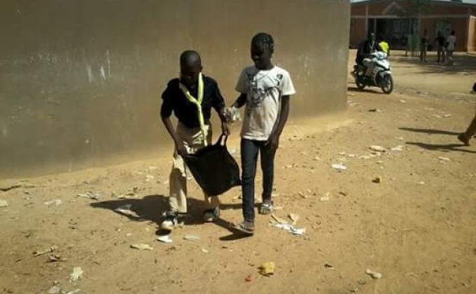 MINIMISONS  NOTRE DEPENDANCE DES SACHETS  PLASTIQUES NON DEGRADABLES