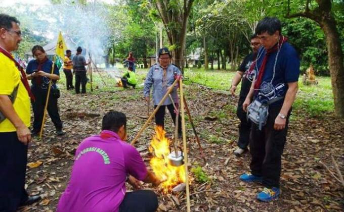Sesi menyalakan api & memasak