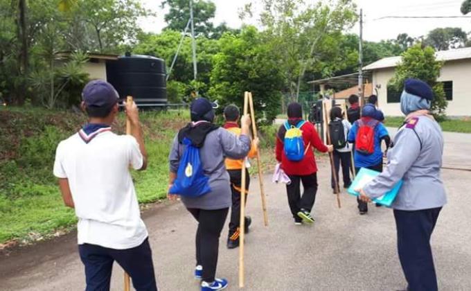 Ekspedisi jalan kaki bermula