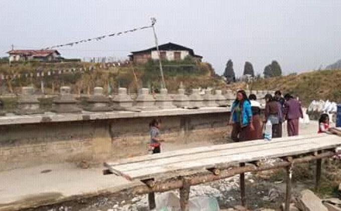 volunteered to help building chorten around the lake.