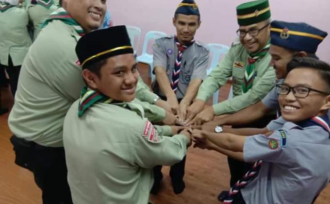 Seuntai Kasih, Sejambak Rasa, Selautan Sayang.