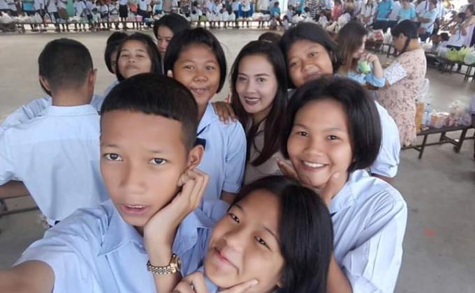 ทำบุญตักบาตรวันแม่