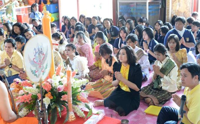 แห่เทียนพรรษา.