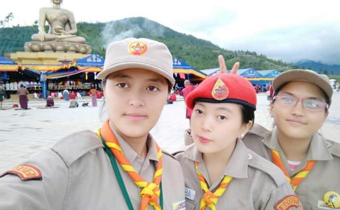 Service at kuensel phodrang