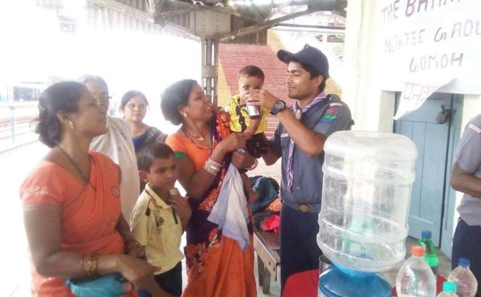 FREE WATER SERVICE @ GOMOH RAILWAY STATION