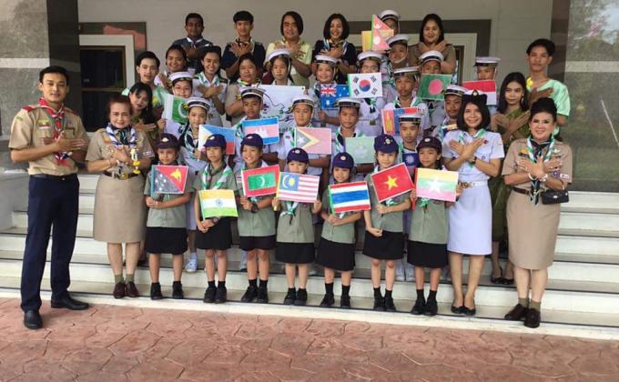 ฝึกซ้อมการแสดงนักเรียนในพิธีเปิดการฝึกอบรม