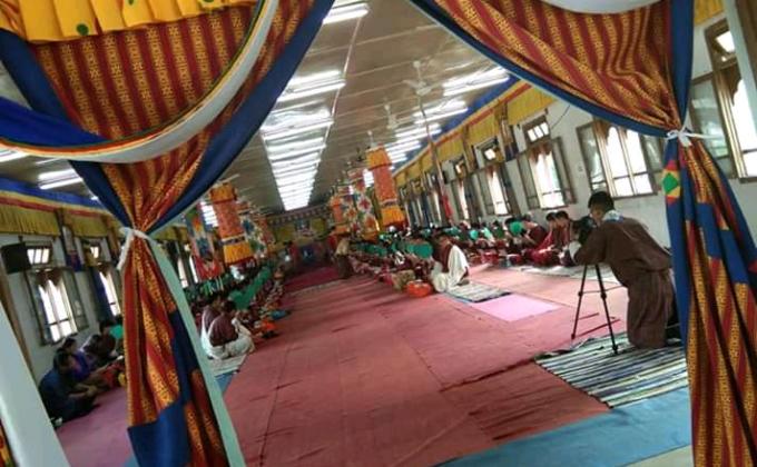 Helping hand in rituals