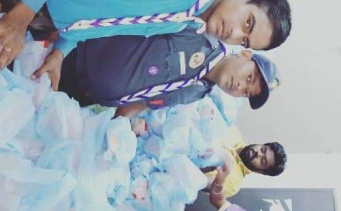 Distributing food for flood effected people