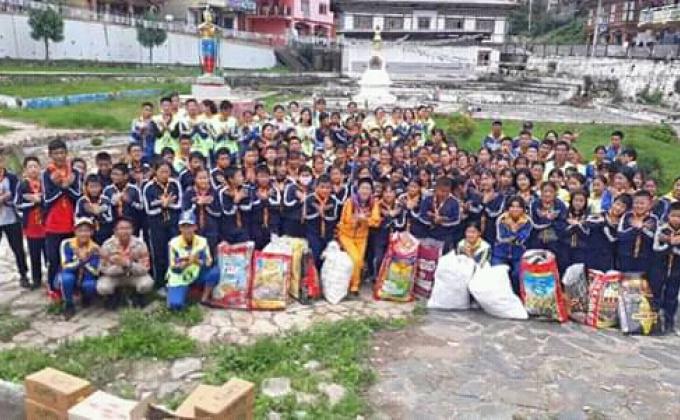 Cleaning campaign in community 