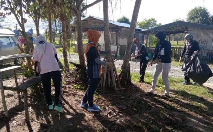Gotong Royong Pantai Pimping Membakut