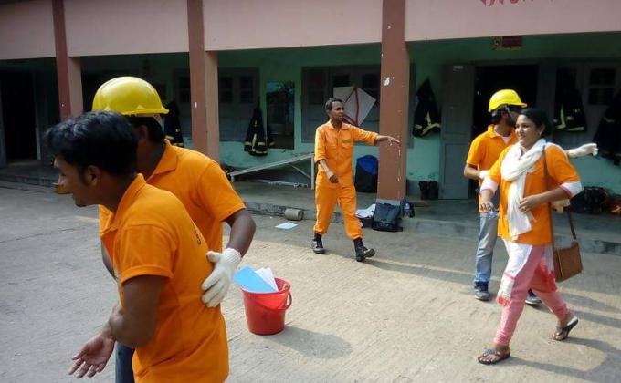 রোভারদের ফায়ার সার্ভিস কোর্স