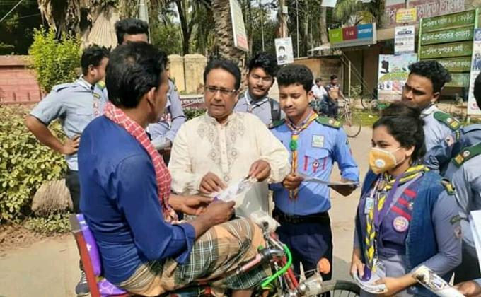 Corona ভাইরাস সম্পর্কে সচেতনতা সৃষ্টি ও মাস্ক, লিফলেট বিতরণ। 