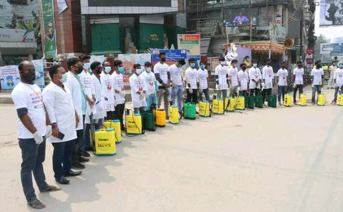 In the early days of Corona, disinfect commercial areas of the city.