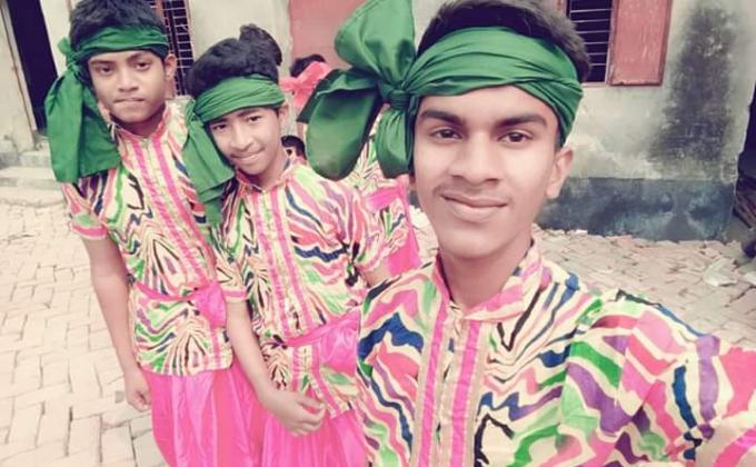 জাতীয় প্রোগ্রাম শেষে ফটোসেশন। 