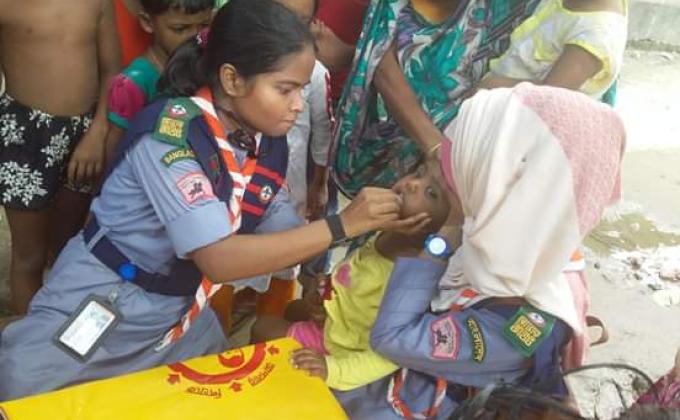 পোলিও টিকাদান কর্মসূচি পালন