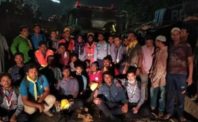 ঢাকা রাজধানী মার্কেট এ আগুন লাগায় বাংলাদেশ স্কাউট থেকে  স্বেচ্ছায় সার্ভিস দিয়েছিল রোভার