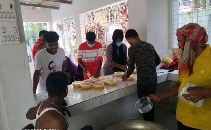 রোজাদার দের খাদ্য সহায়তা (ইফতার) 