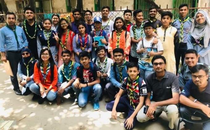 Scouts members working Dengue