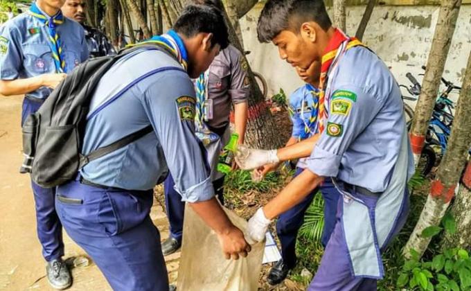 বিদ্যালয়ে পরিচ্ছন্নতা অভিযান 