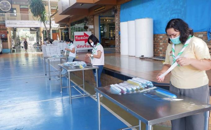 จิตอาสาทำ face shield