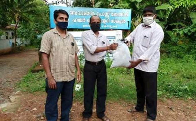 jaruratmand Logon Ko marks dete Hue free mein Garib Logon Mein marks maarte Hue Ek Din marks baten to horse