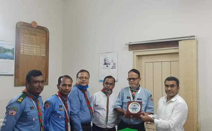 সিরাজগঞ্জ জেলার অতিরিক্ত জেলা প্রশাসক (সার্বিক) ও সহ-সভাপতি বাংলাদেশ স্কাউটস সিরাজগঞ্জ জেলা জনাব মোঃ ফিরোজ মাহমুদ ( উডব্যাজার) মহোদয় এর বদলী জনিত বিদায় উপলক্ষে ঐতিহ্যবাহী সেবা মুক্ত স্কাউট গ্রুপ সিরাজগঞ্জ এর পক্ষ থেকে বিদায় সংবর্ধনা। 