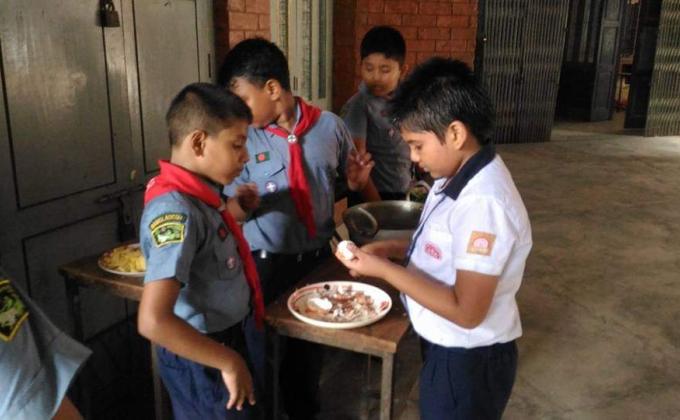 গ্রুপ ক্যাম্প