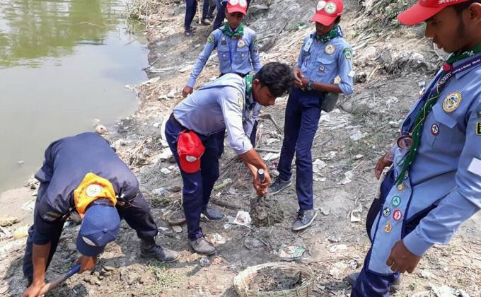 চলাচল অনুপযোগী রাস্তা মেরামত