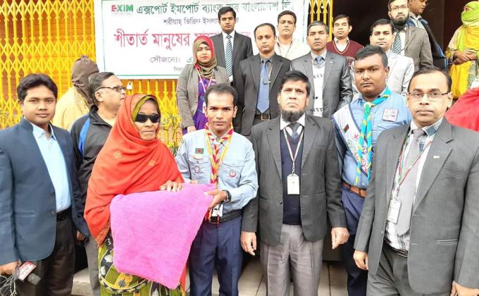 দুস্থ শীতার্ত মানুষের মাঝে শীতবস্ত্র বিতরণ 