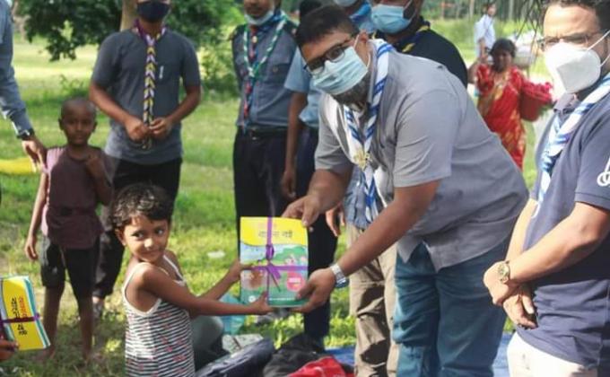Book Distribution Street Children. 