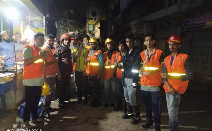  চকবাজার বড় কাটারা জরির দোকানে অগ্নিকান্ড