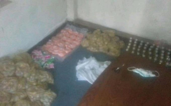 ত্রান প্যাকেটিং