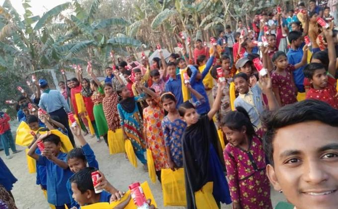 লালমনিরহাট স্কাউট চরে শিক্ষার্থীদের মাঝে শিক্ষা সামগ্রী বিতরণ 