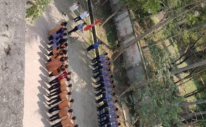 সোমবার সাপ্তাহিক ক্রু মিটিং