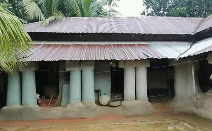বাড়ির চারপাশ পরিষ্কার রাখি সব সময় সুস্থ থাকি।