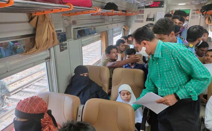  করোনা ভাইরাস সম্পর্কে জনসাধারণের মাঝে সচতেনতা তৈরি গ্রুপের স্কাউট ও রোভার স্কাউটরা লিফল বিতরণ।ভয়_না_করে_প্রতিরোধ_করুন।
