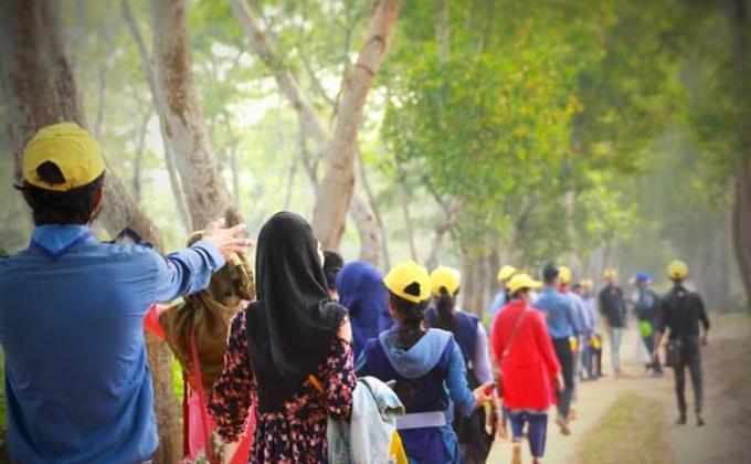 হাইকিং এ অংশগ্রহন 