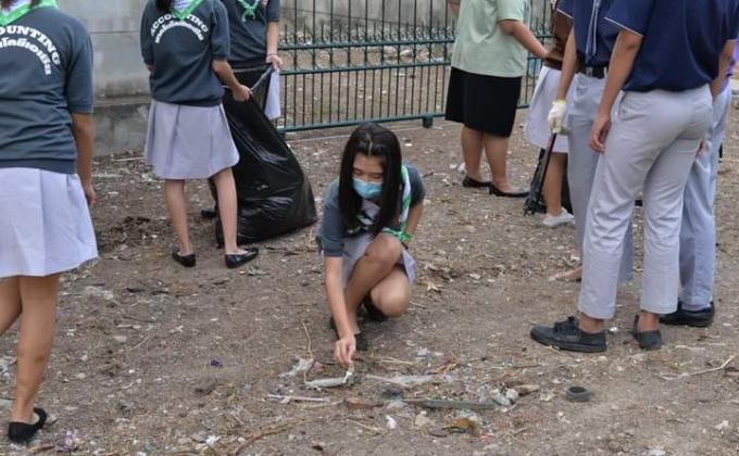 เก็บขยะในวิลัย