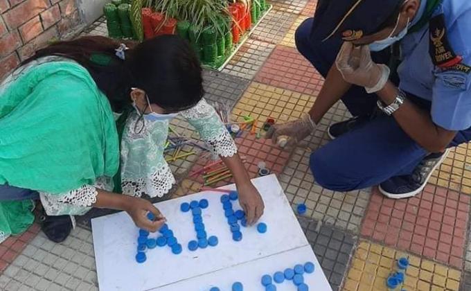 প্রারম্ভিক পর্যায় 
সমাজ উন্নয়নঃ প্রকল্প ১ (ব্যবহৃত প্লাস্টিক দিয়ে কারুকাজ