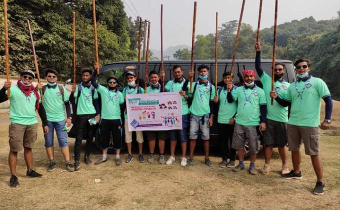 ভ্রমন হোক সচেতন ও নিরাপদ ভাবে আনন্দময়!!!

গত ১৫ জানুয়ারি, ২০২১ইং তারিখে ট্রুপ ২১ ওপেন স্কাউট গ্রুপের একঝাক রোভার ও স্কাউট চট্টগ্রামের সীতাকুণ্ড রেঞ্জের গুলিয়াখালী সী-বীচ, চন্দ্রনাথ পাহাড় ও নাপিত্তাছড়া ঝর্ণাতে পর্যটকদের মাঝে মাস্ক বিতরণ।