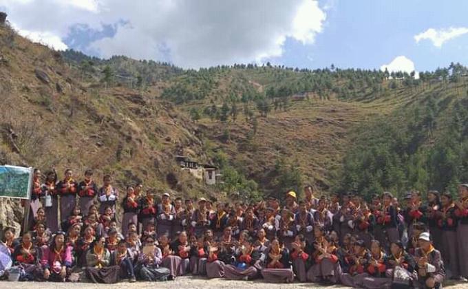 Hiking to Tandin ney....