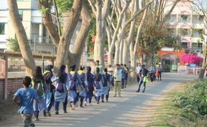 হাইকিং এ অংশগ্রহণ 